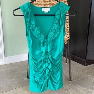Like new Xoxo ruffled tank, banded bottom